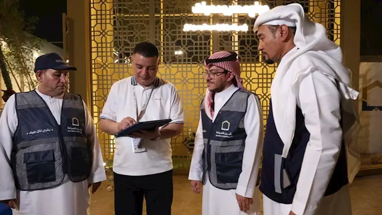 رئيس بعثة حج الجمعيات يزور مخيمات مشعري عرفات ومنى